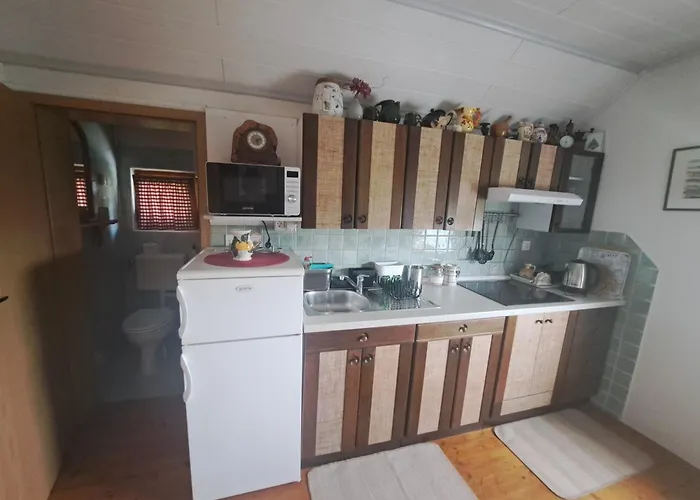 Hiska Janko In Metka Vikendica Ptuj